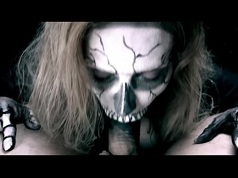 ❤️ Demon girl zuigt pik met haar zwarte mond en slikt sperma. Super sex at porn nl.nomescriativos.top ️❤